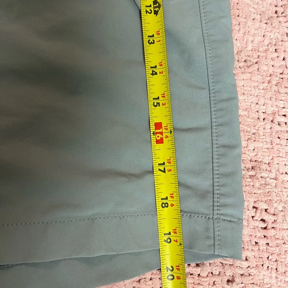 Under Armour Golf Shorts - Picture 5 of 7